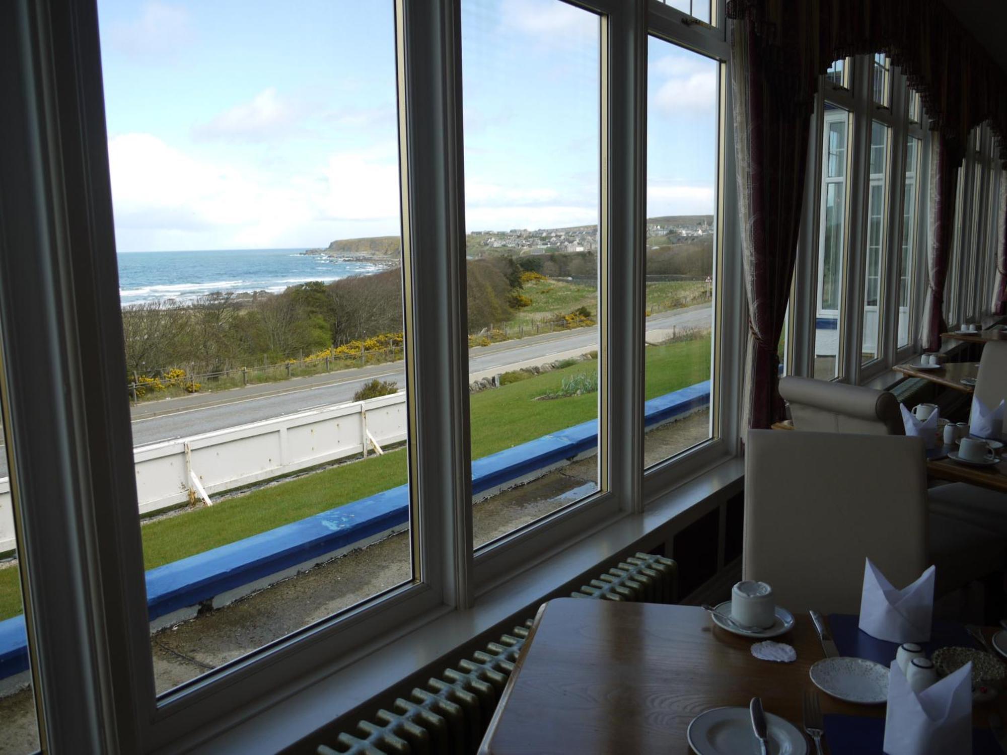 Cullen Bay Hotel Esterno foto